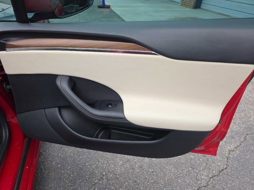 Used 2022 Tesla Model S image 23