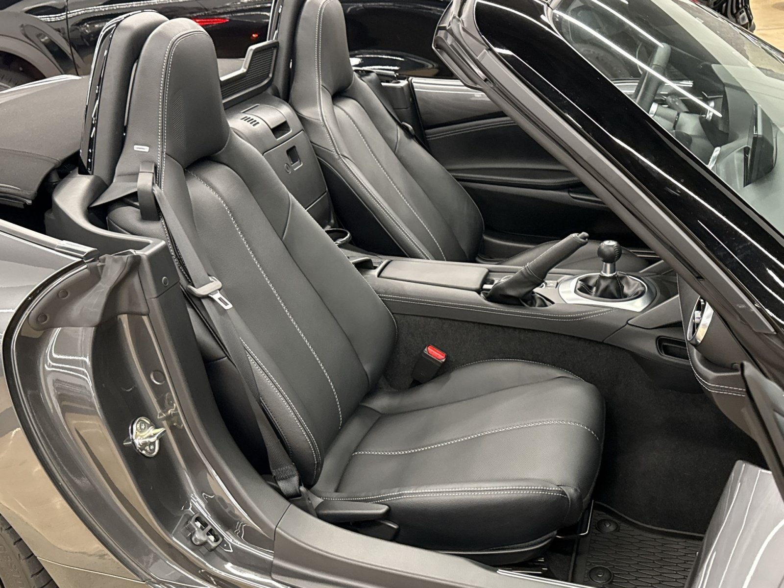 Used 2024 MAZDA MX-5 Miata Grand Touring w/ Weather Package RWD image 34