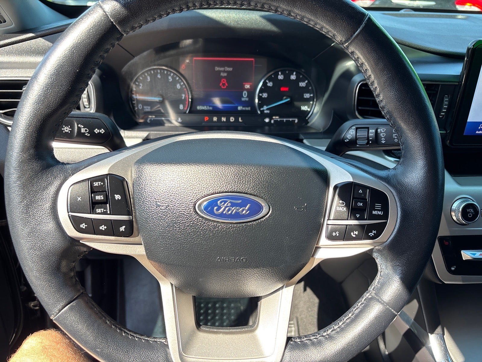 Used 2022 Ford Explorer XLT w/ Equipment Group 202A AWD/4WD image 7