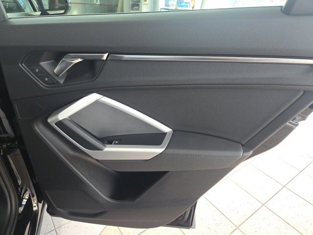 Used 2022 Audi Q3 2.0T Premium image 12