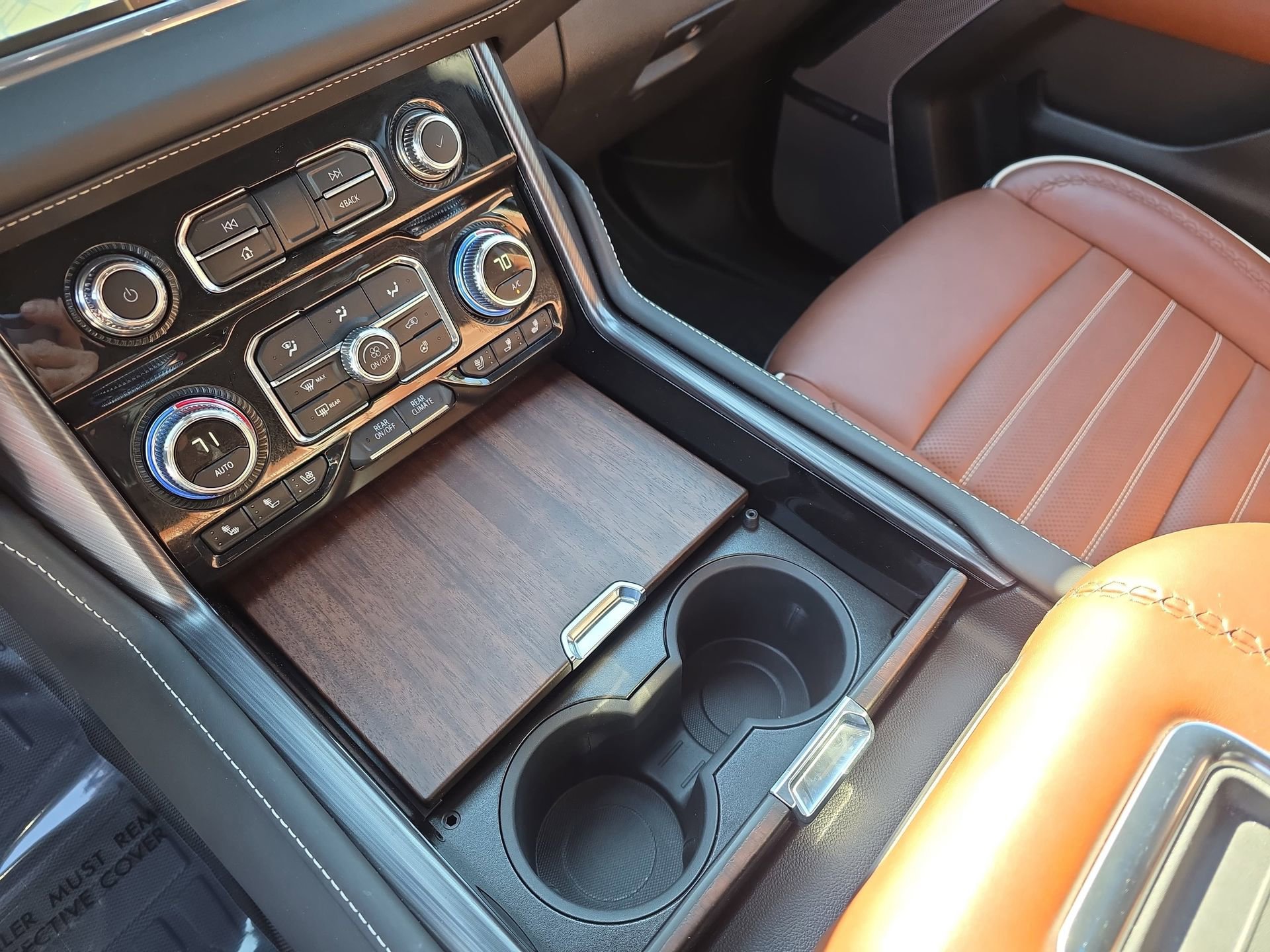 Used 2024 GMC Yukon Denali Ultimate image 25