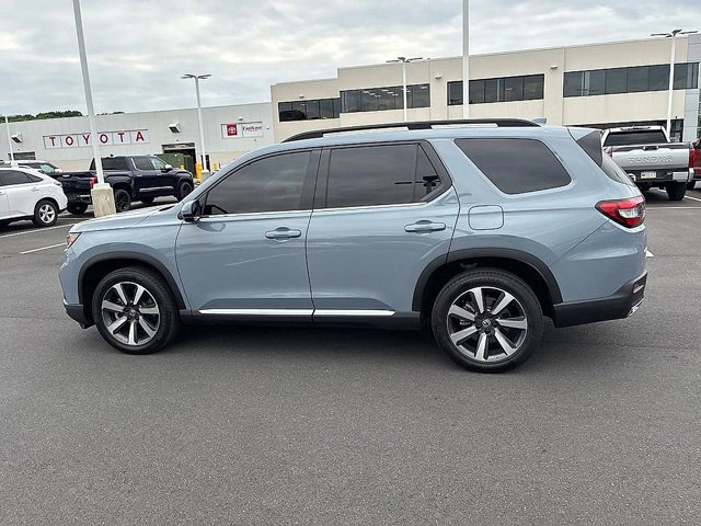 Used 2025 Honda Pilot Touring image 14