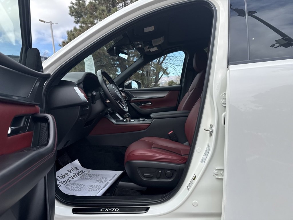 Used 2025 MAZDA CX-70 Plug-In Hybrid w/ Premium Plus image 10
