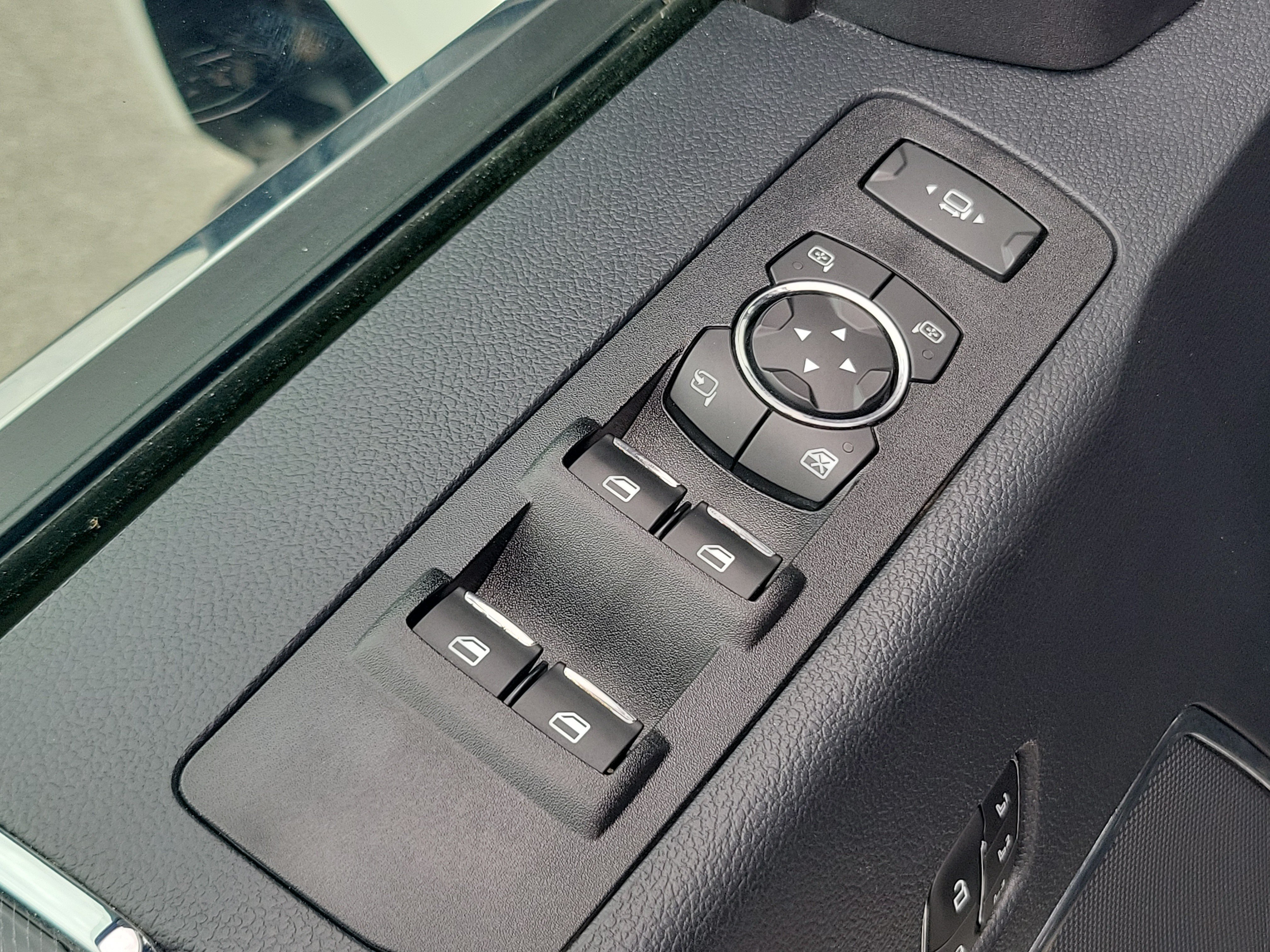 Used 2022 Ford F350 Platinum AWD/4WD image 28