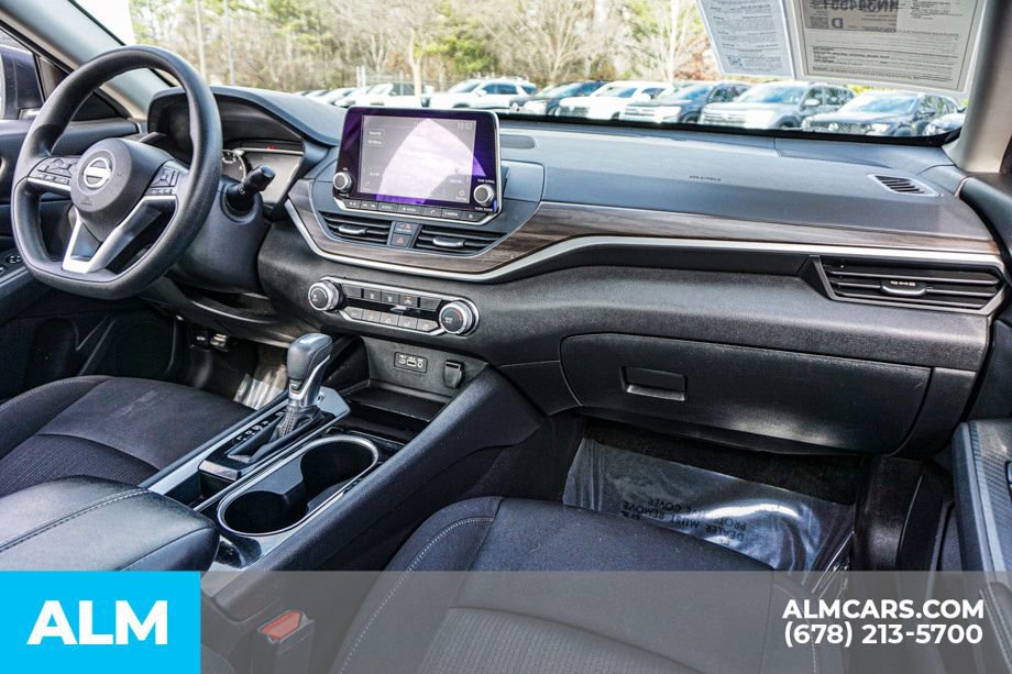 Used 2024 Nissan Altima 2.5 SV image 24