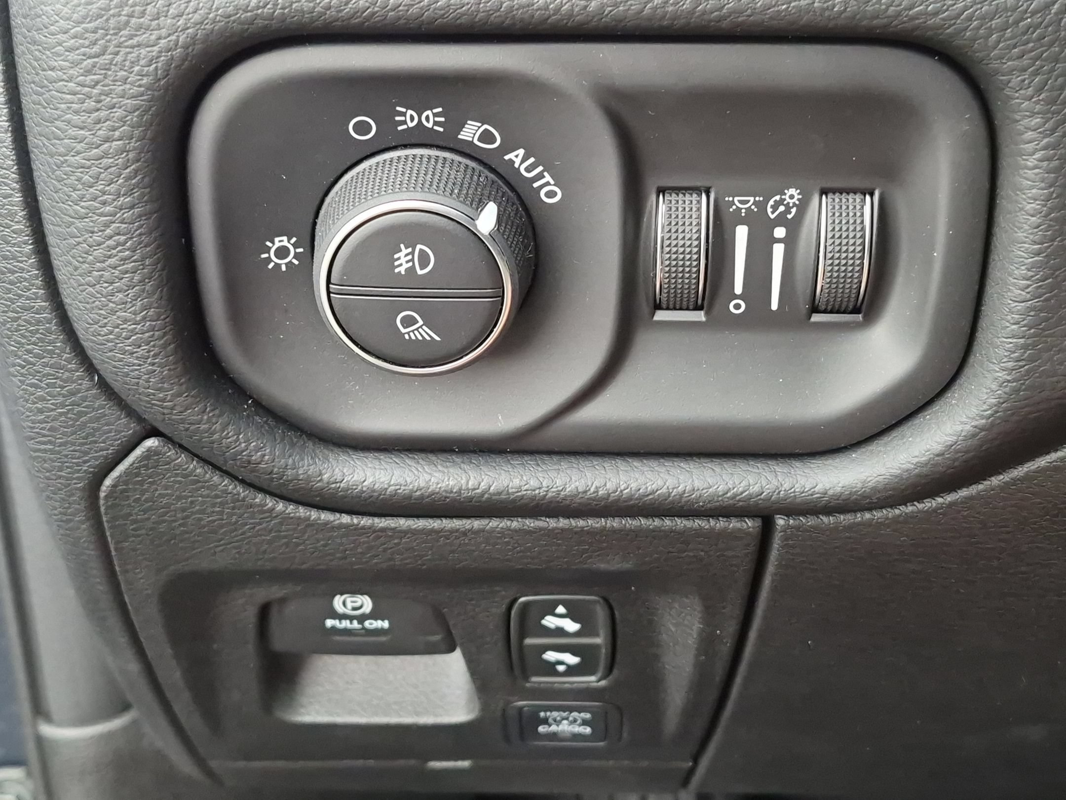 Used 2026 RAM 1500 Laramie AWD/4WD image 17