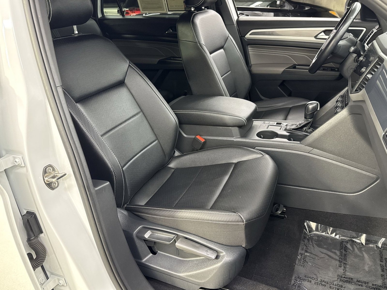 Used 2021 Volkswagen Atlas Cross Sport SE image 31