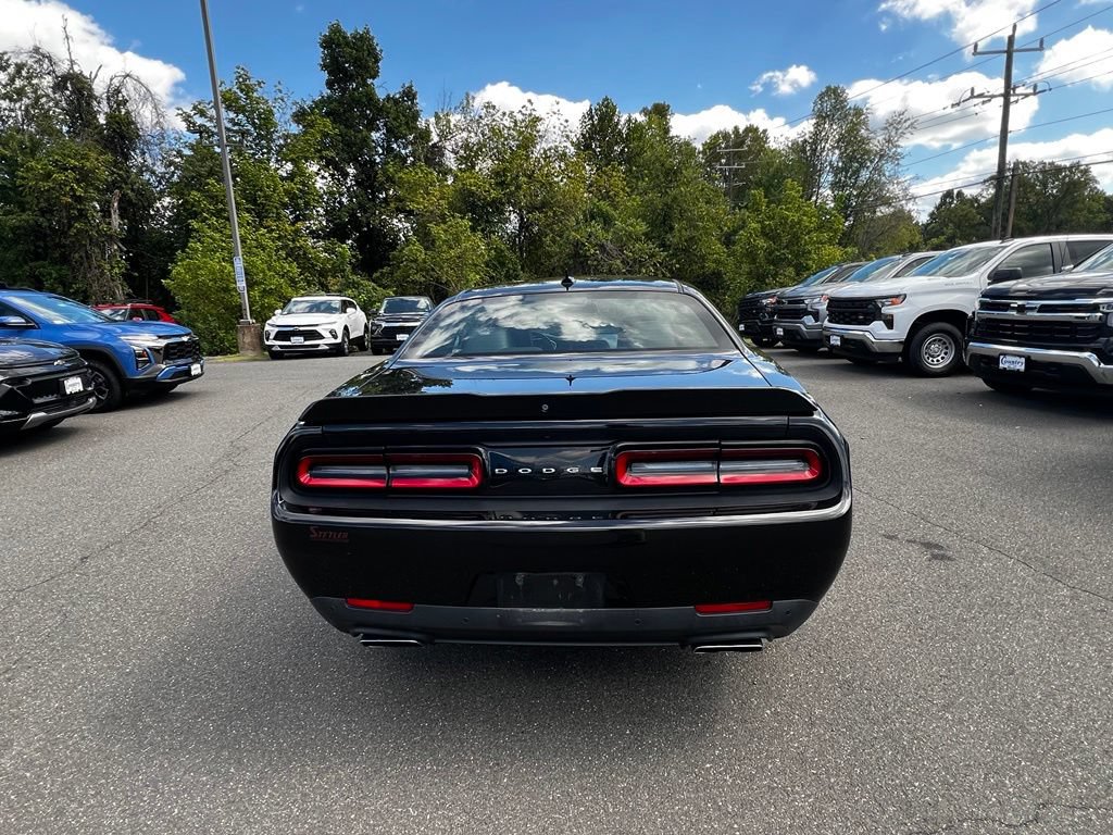 Used 2016 Dodge Challenger R/T Plus RWD image 6