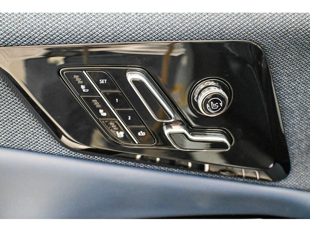 New 2027 Cadillac Optiq Premium Sport w/ LPO, ONYX Package AWD/4WD image 16