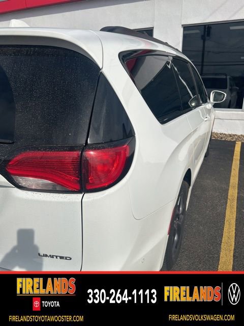 Used 2018 Chrysler Pacifica Limited image 6