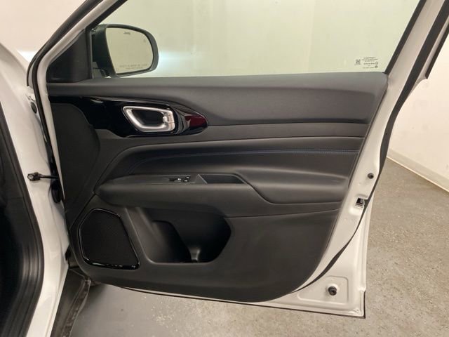 New 2026 Jeep Compass Latitude image 23