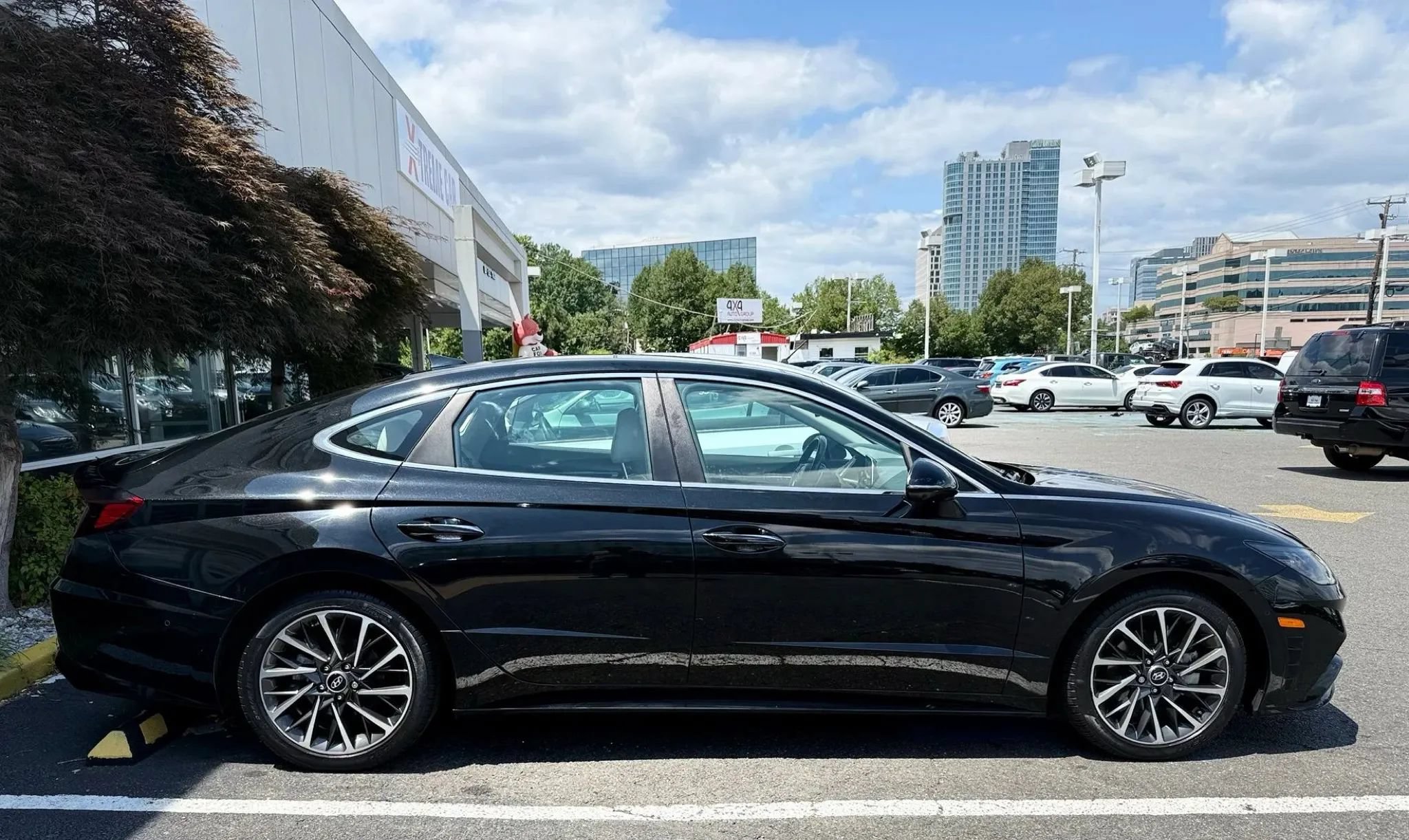 Used 2020 Hyundai Sonata Limited w/ Cargo Package FWD image 8
