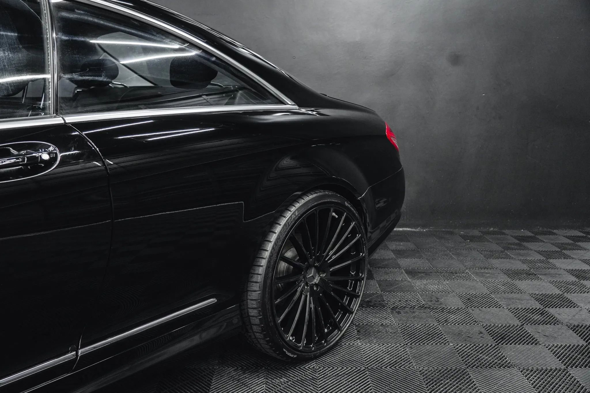 Used 2009 Mercedes-Benz CL 550 4MATIC image 5