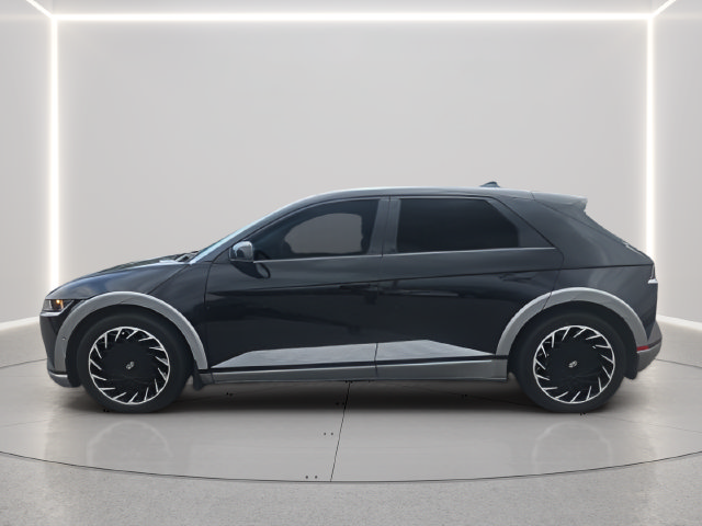 Used 2023 Hyundai Ioniq 5 Limited AWD/4WD image 2