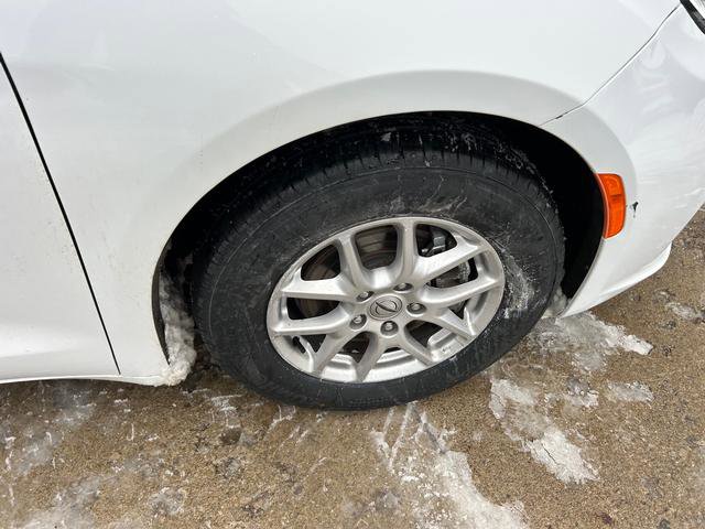 Certified 2023 Chrysler Pacifica Touring-L image 24