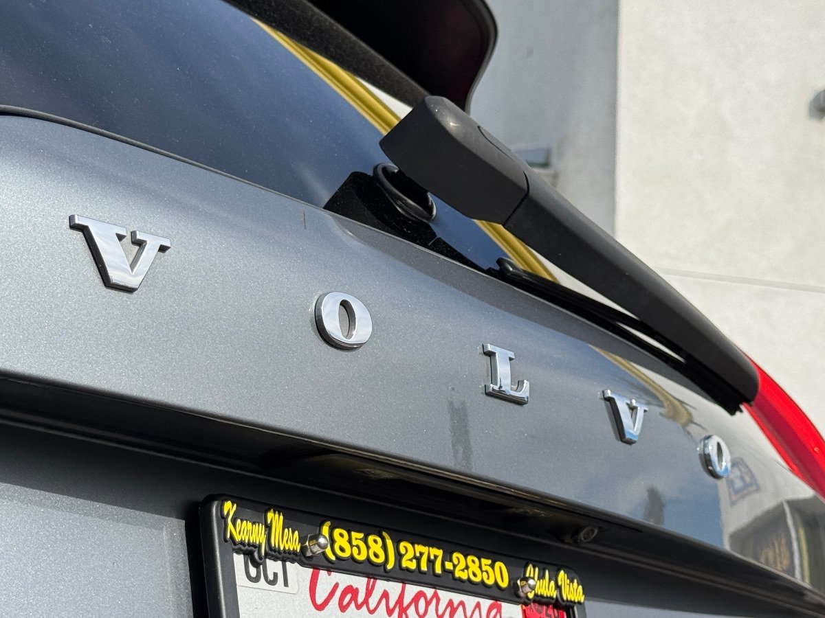 Used 2020 Volvo XC90 T5 Momentum w/ Protection Package Premier FWD image 14