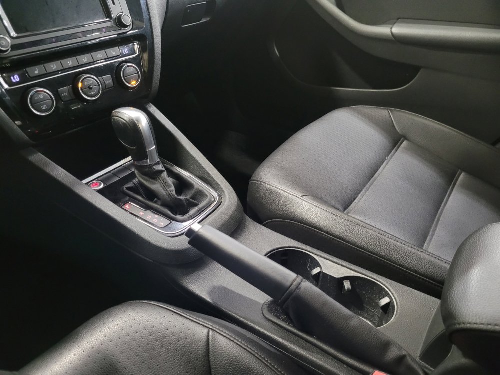 Used 2017 Volkswagen Jetta SEL FWD image 26