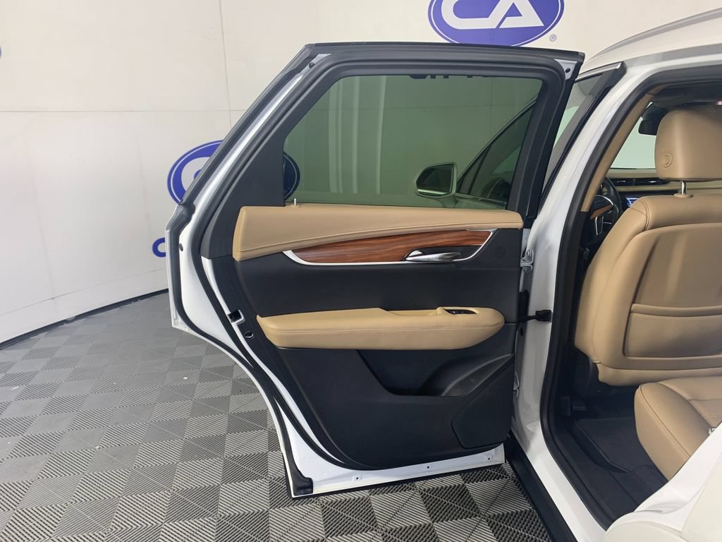Used 2019 Cadillac XT5 Platinum AWD/4WD image 30