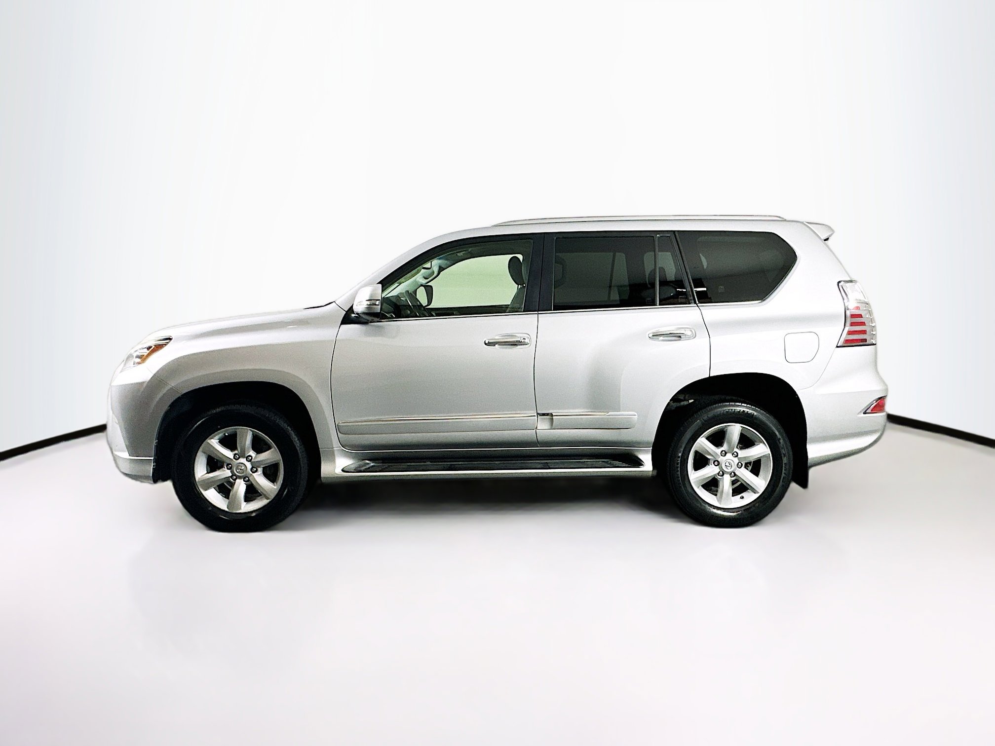 Used 2016 Lexus GX 460 4WD 4dr image 4
