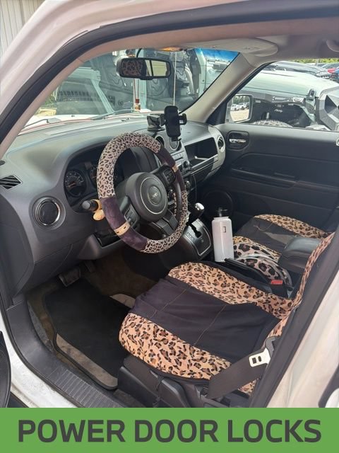 Used 2016 Jeep Patriot Latitude FWD image 7