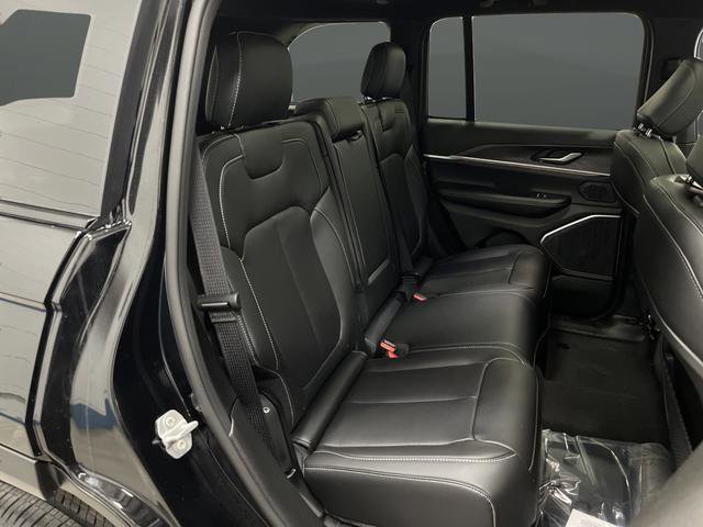 New 2026 Jeep Grand Cherokee Limited image 32