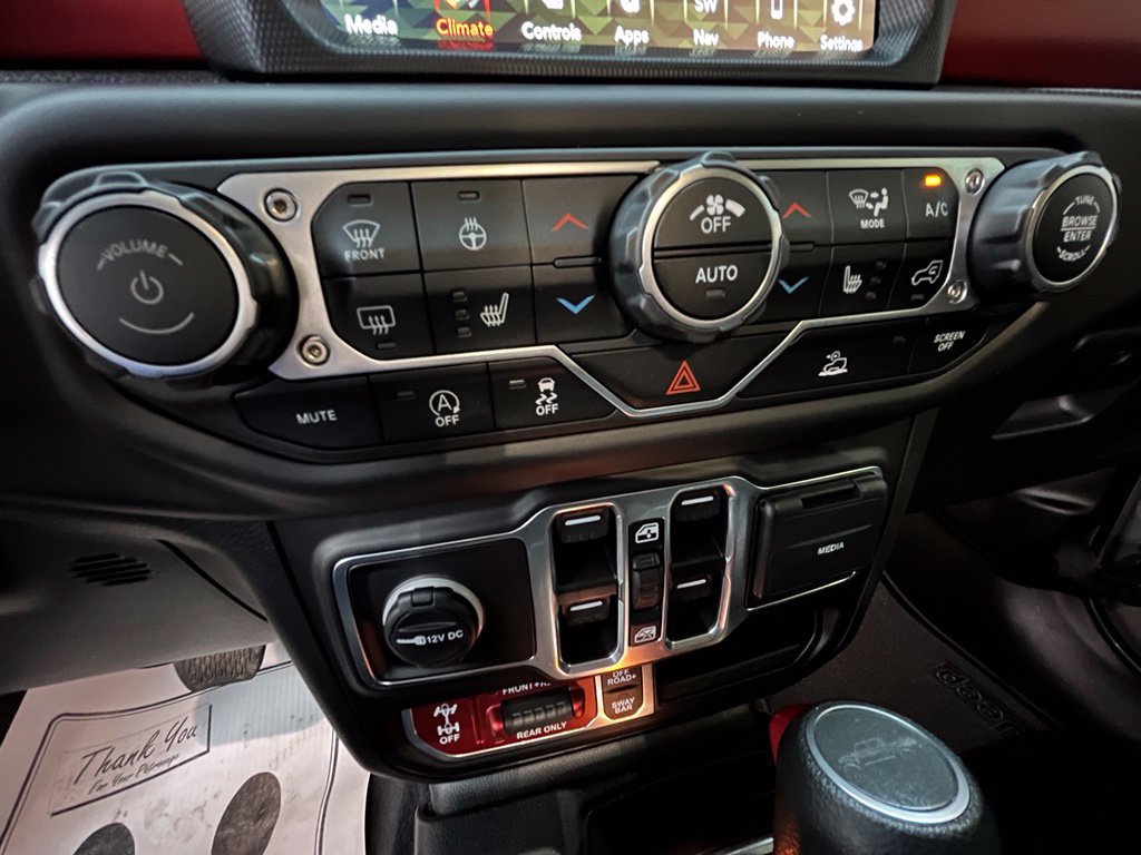 Used 2023 Jeep Gladiator Rubicon w/ Cold Weather Group AWD/4WD image 33