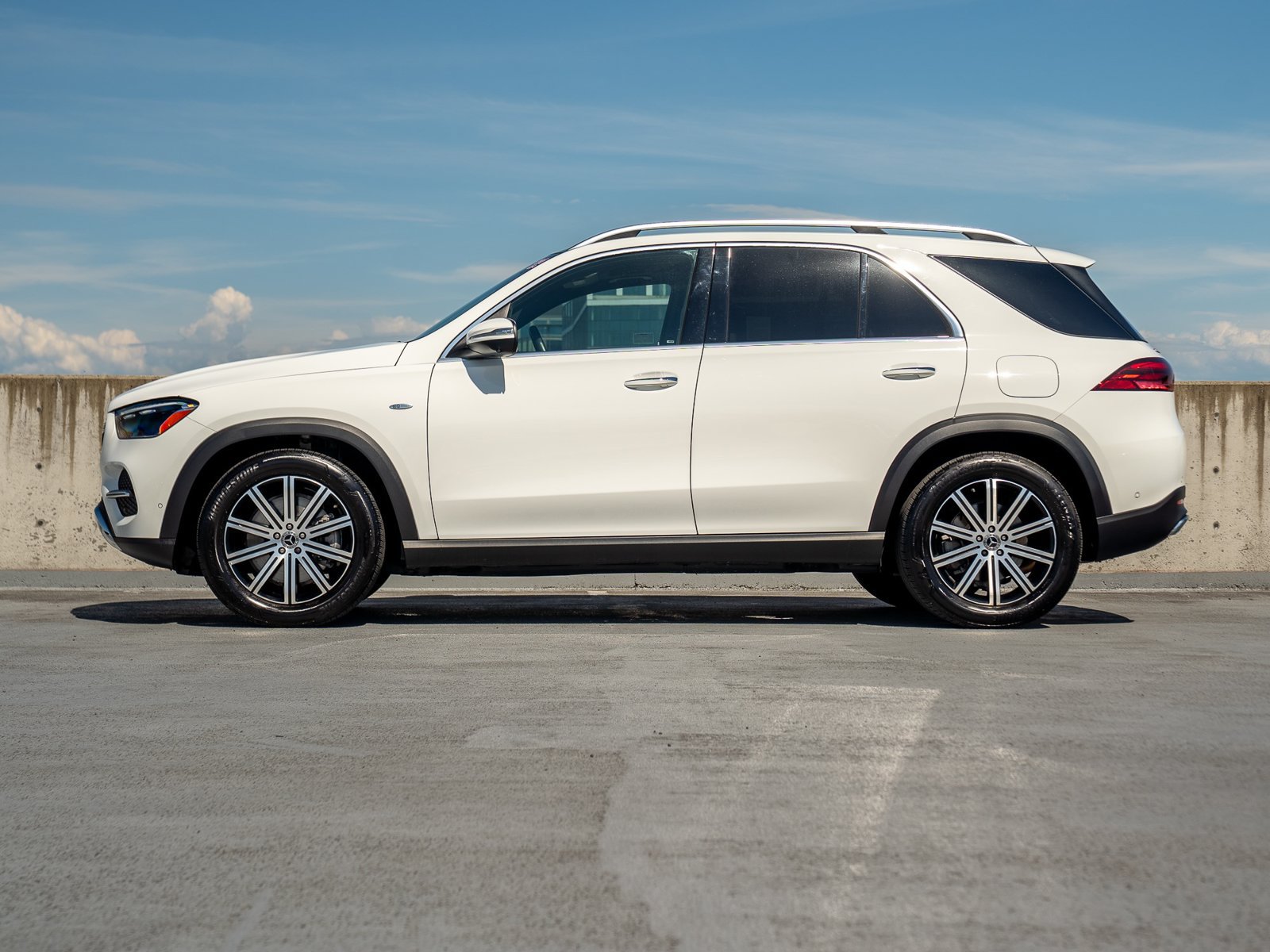 Certified 2025 Mercedes-Benz GLE 450e 4MATIC w/ Winter Package image 3