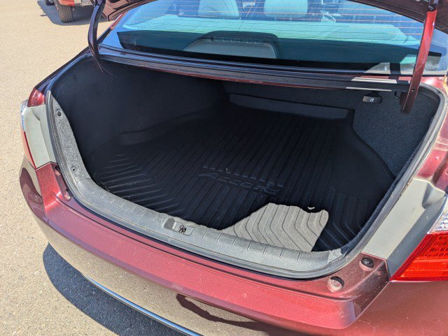 Used 2013 Honda Accord LX image 24