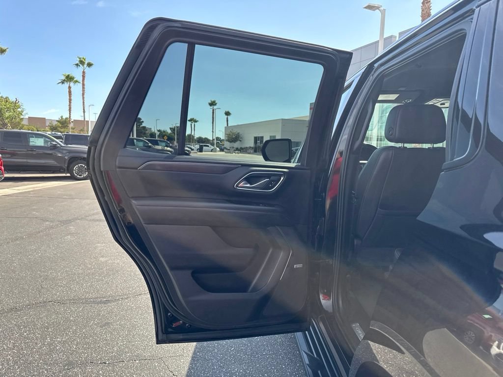 Used 2021 Chevrolet Tahoe RST AWD/4WD image 16
