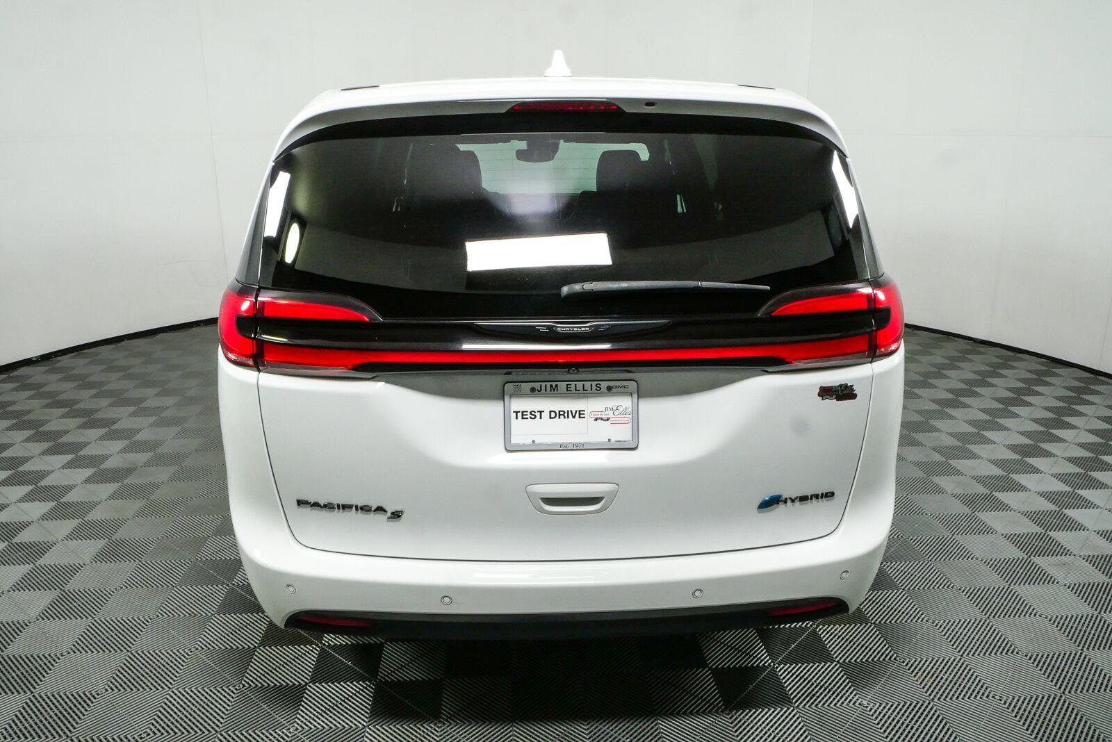 Used 2022 Chrysler Pacifica Touring-L w/ S Appearance Package FWD image 26