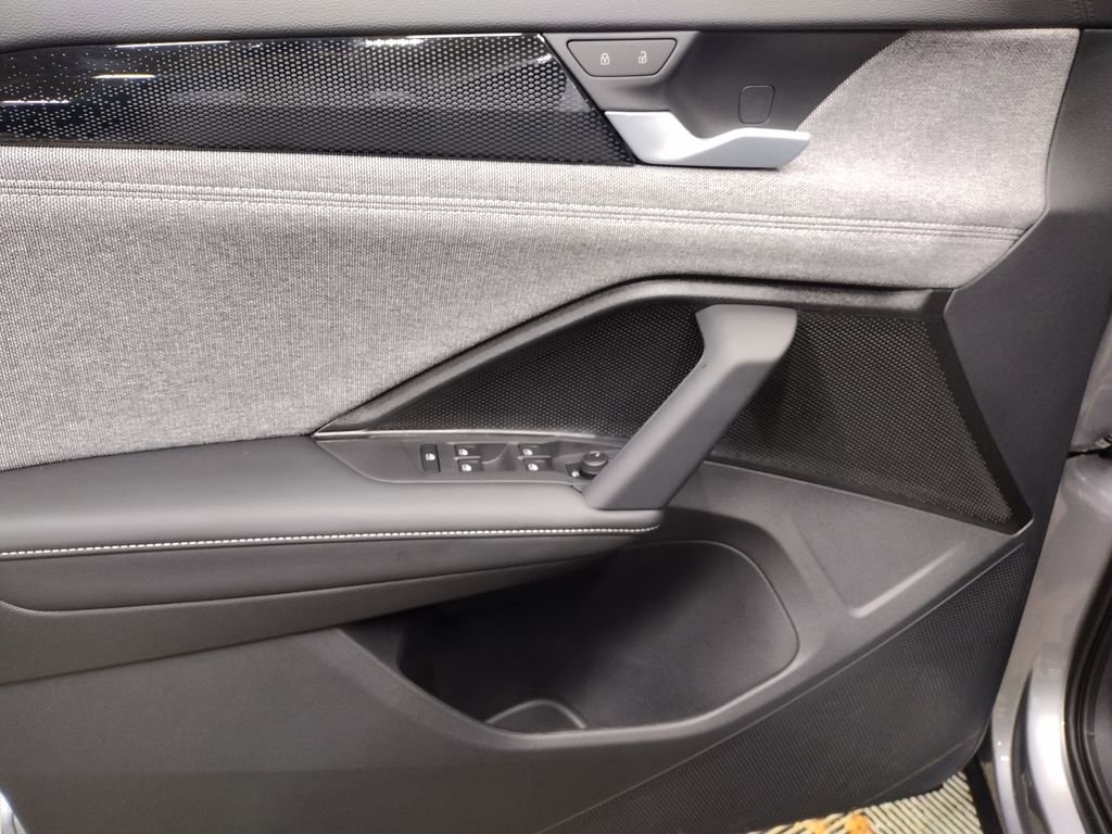 New 2026 Volkswagen Tiguan S image 17