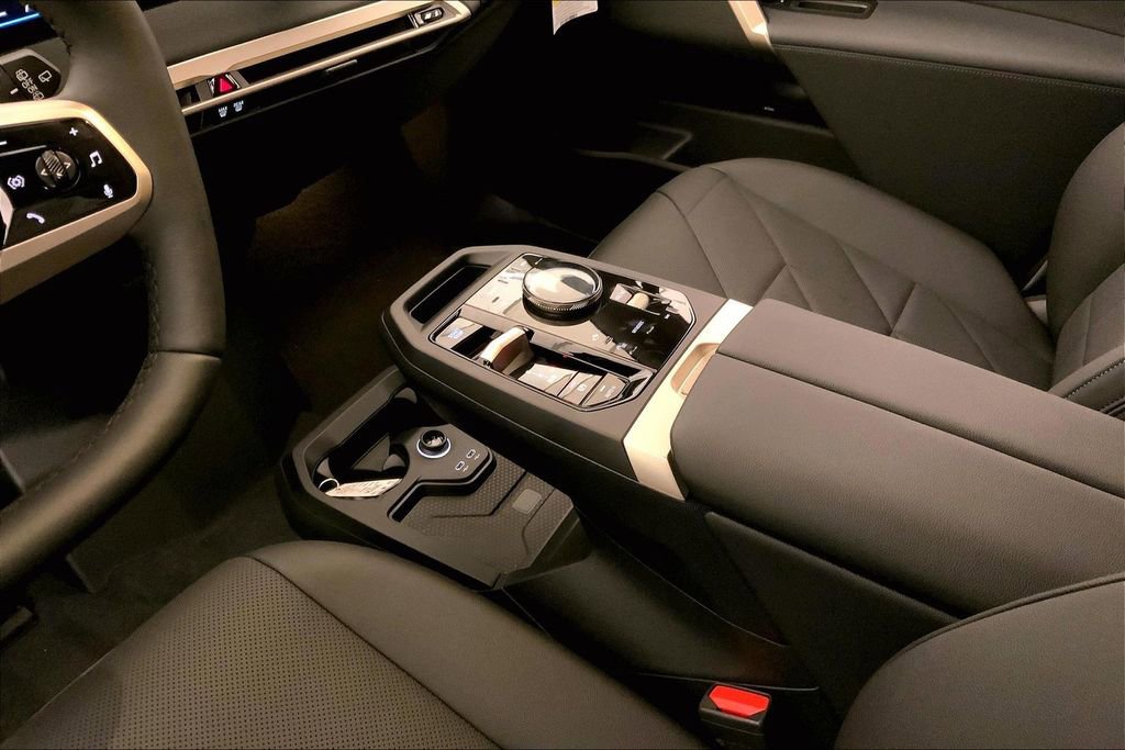 New 2026 BMW iX xDrive45 image 6