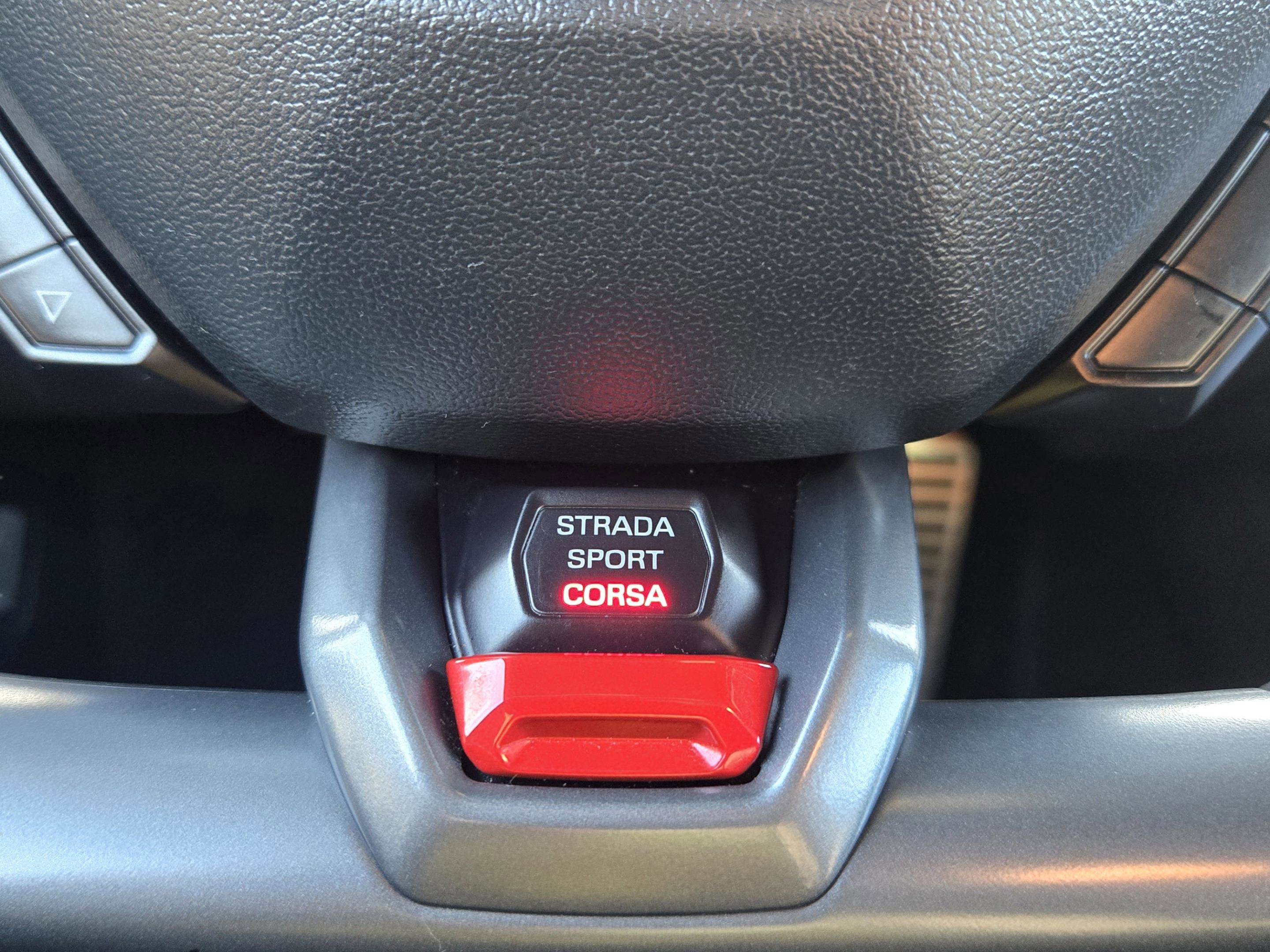 Used 2015 Lamborghini Huracan LP 610-4 image 8