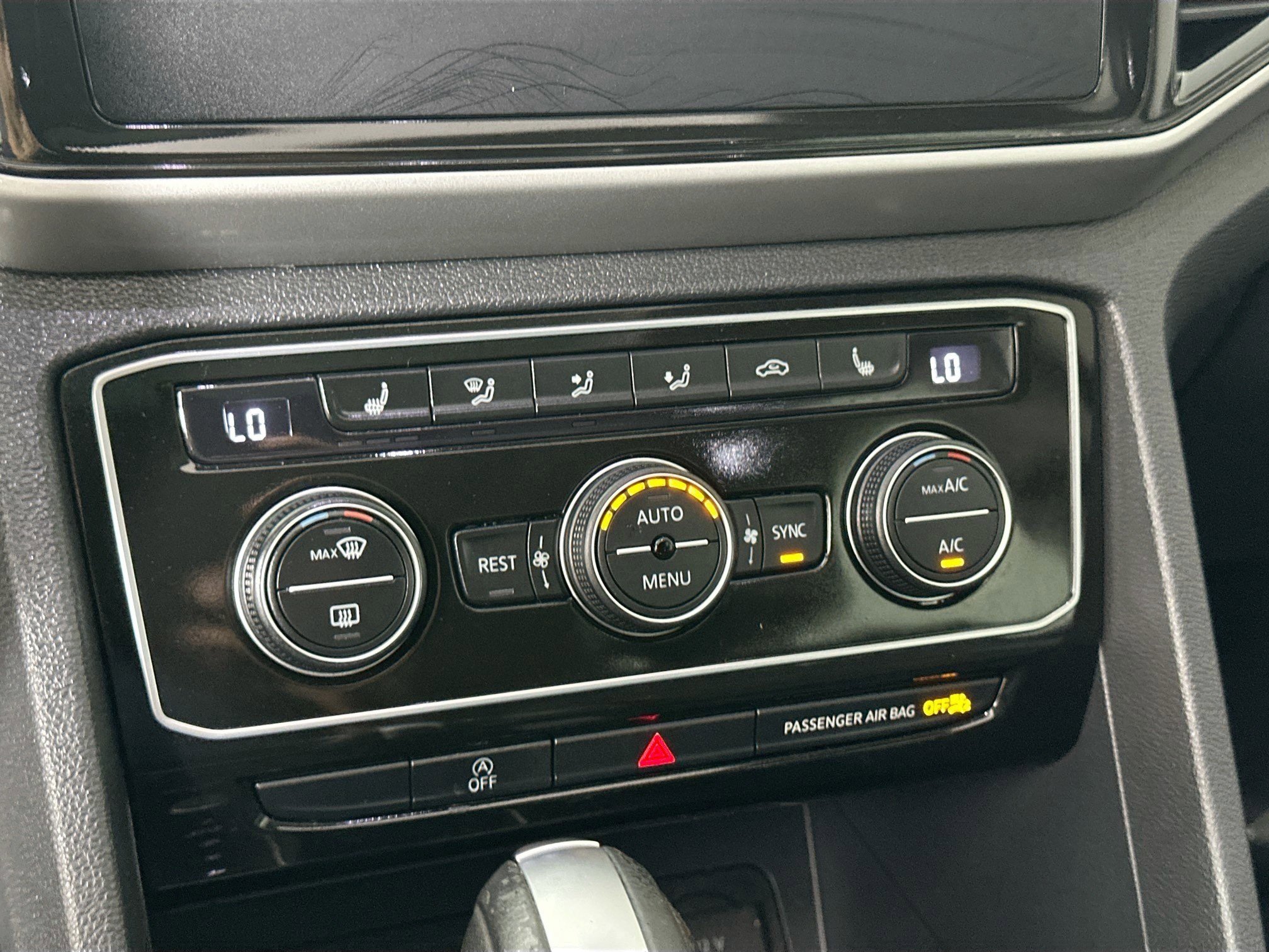 Used 2023 Volkswagen Atlas SE w/ Panoramic Sunroof Package image 12