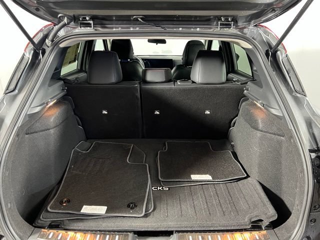 Used 2025 Nissan Kicks SR w/ SR Premium Package AWD/4WD image 18