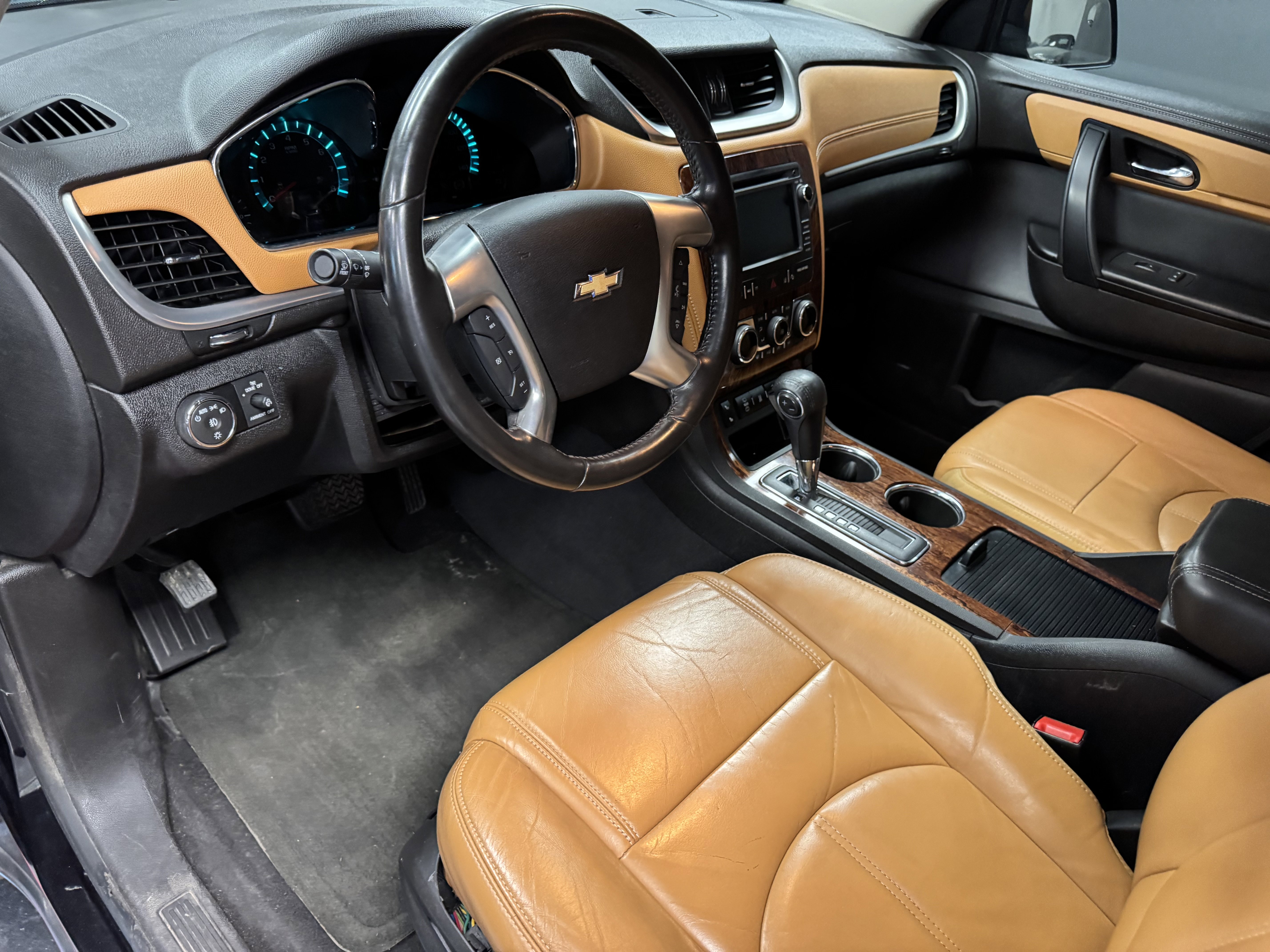 Used 2014 Chevrolet Traverse LT image 14