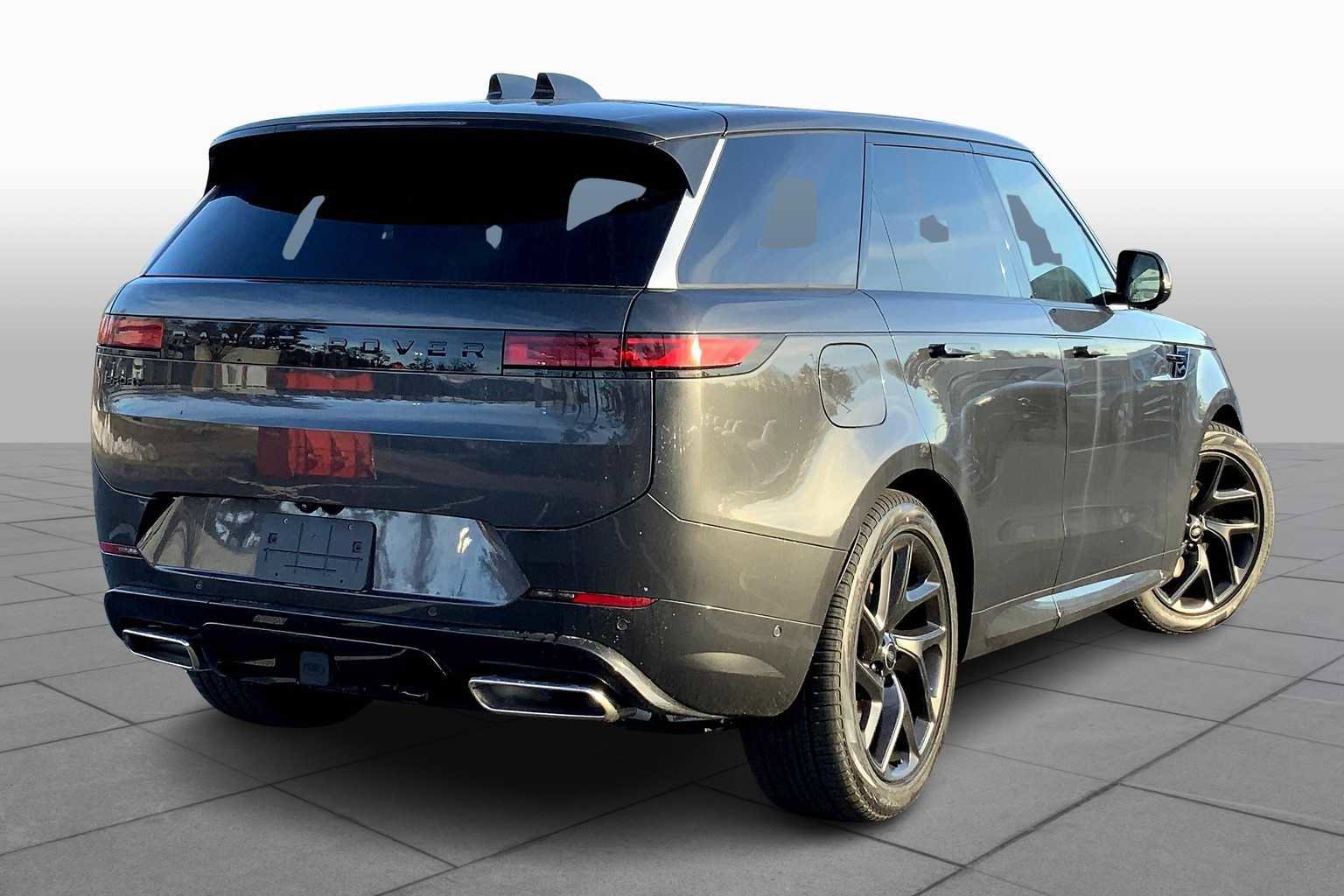 New 2025 Land Rover Range Rover Sport Dynamic SE image 3