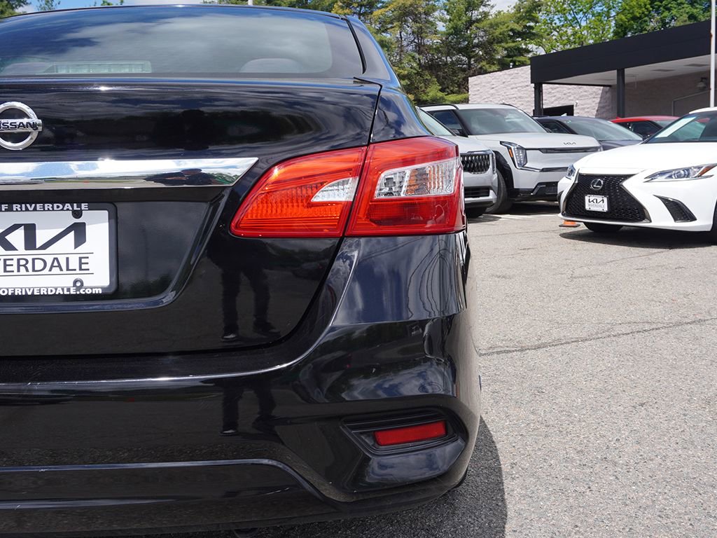 Used 2017 Nissan Sentra S FWD image 11