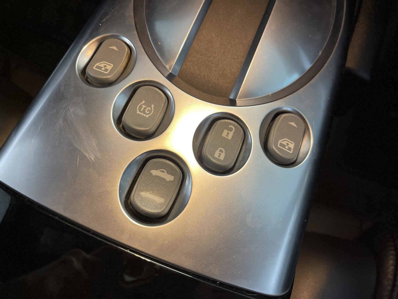 Used 2005 Chevrolet SSR w/ Preferred Equipment Group RWD image 19