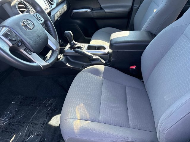 Used 2017 Toyota Tacoma SR5 w/ Tow Package RWD image 17