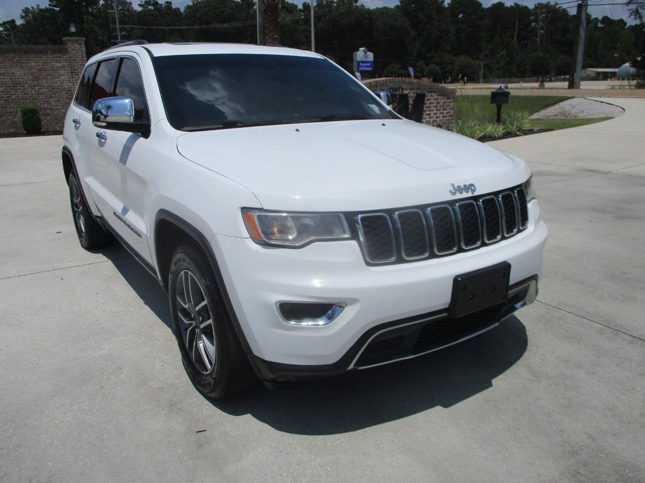 Used 2020 Jeep Grand Cherokee Limited AWD/4WD image 27
