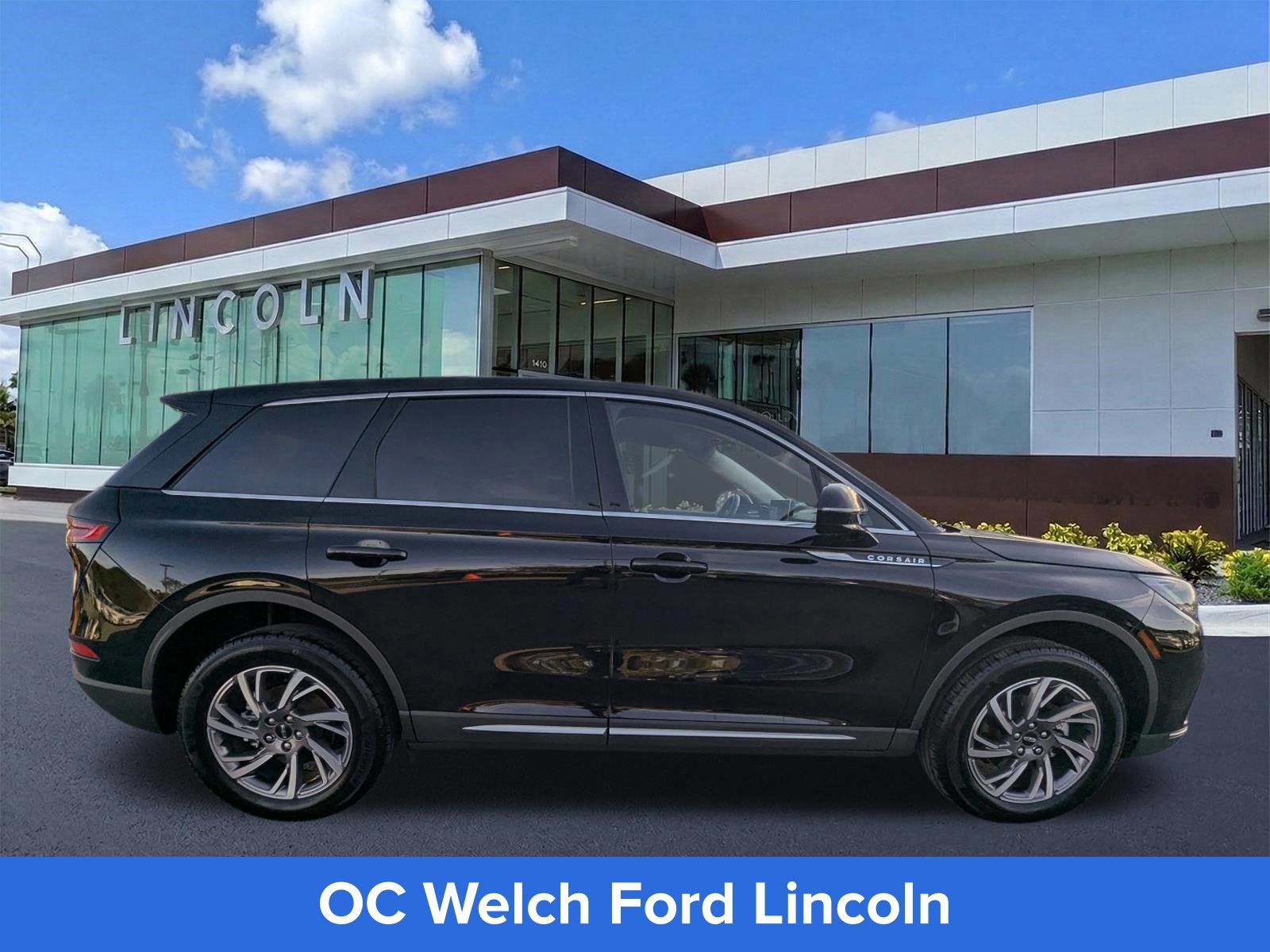 Used 2024 Lincoln Corsair FWD w/ Equipment Group 101A image 4