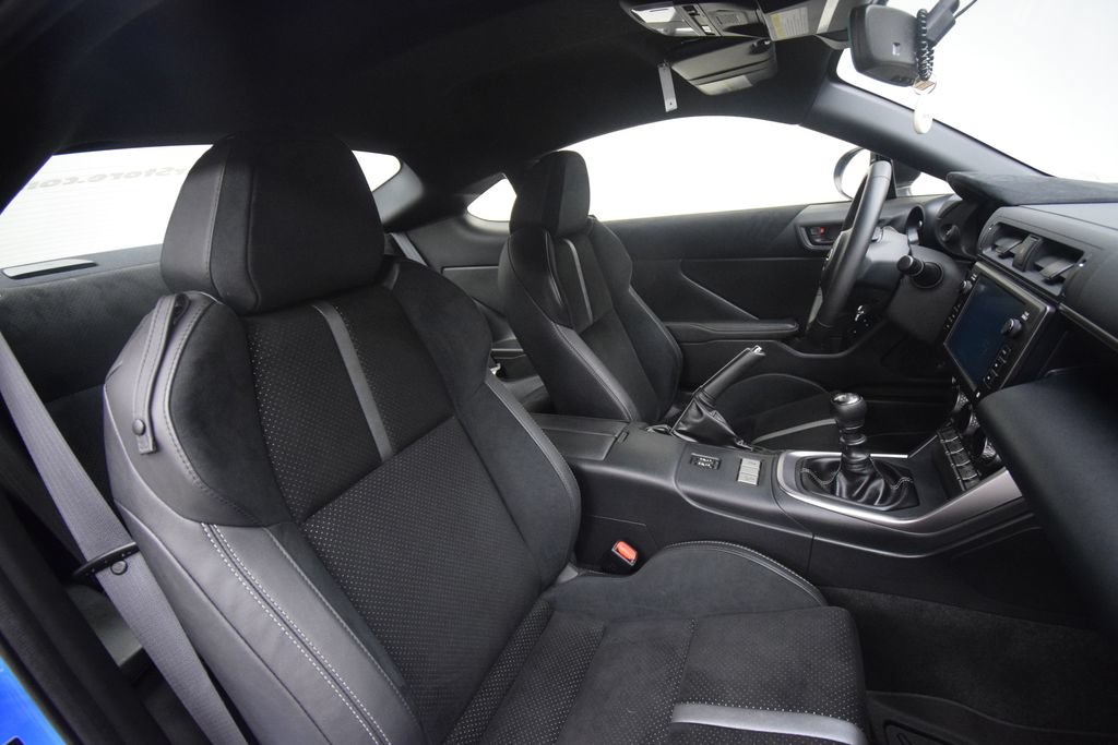 Used 2024 Toyota GR86 Premium RWD image 19