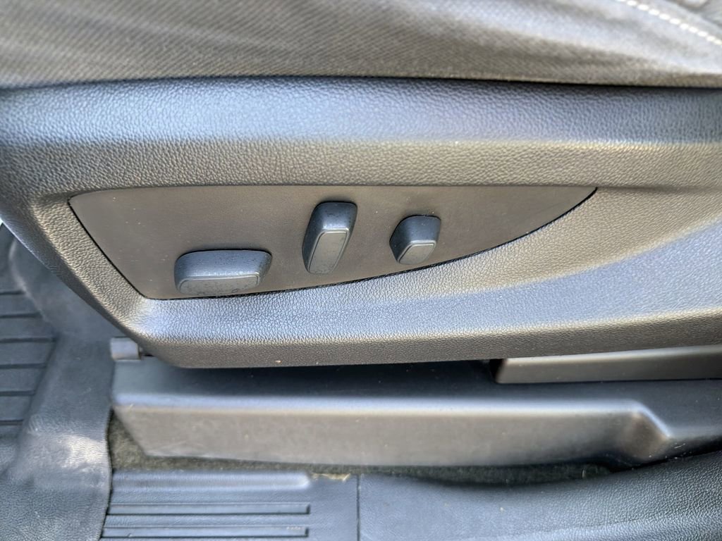 Used 2018 Chevrolet Silverado 1500 LT w/ All Star Edition AWD/4WD image 15