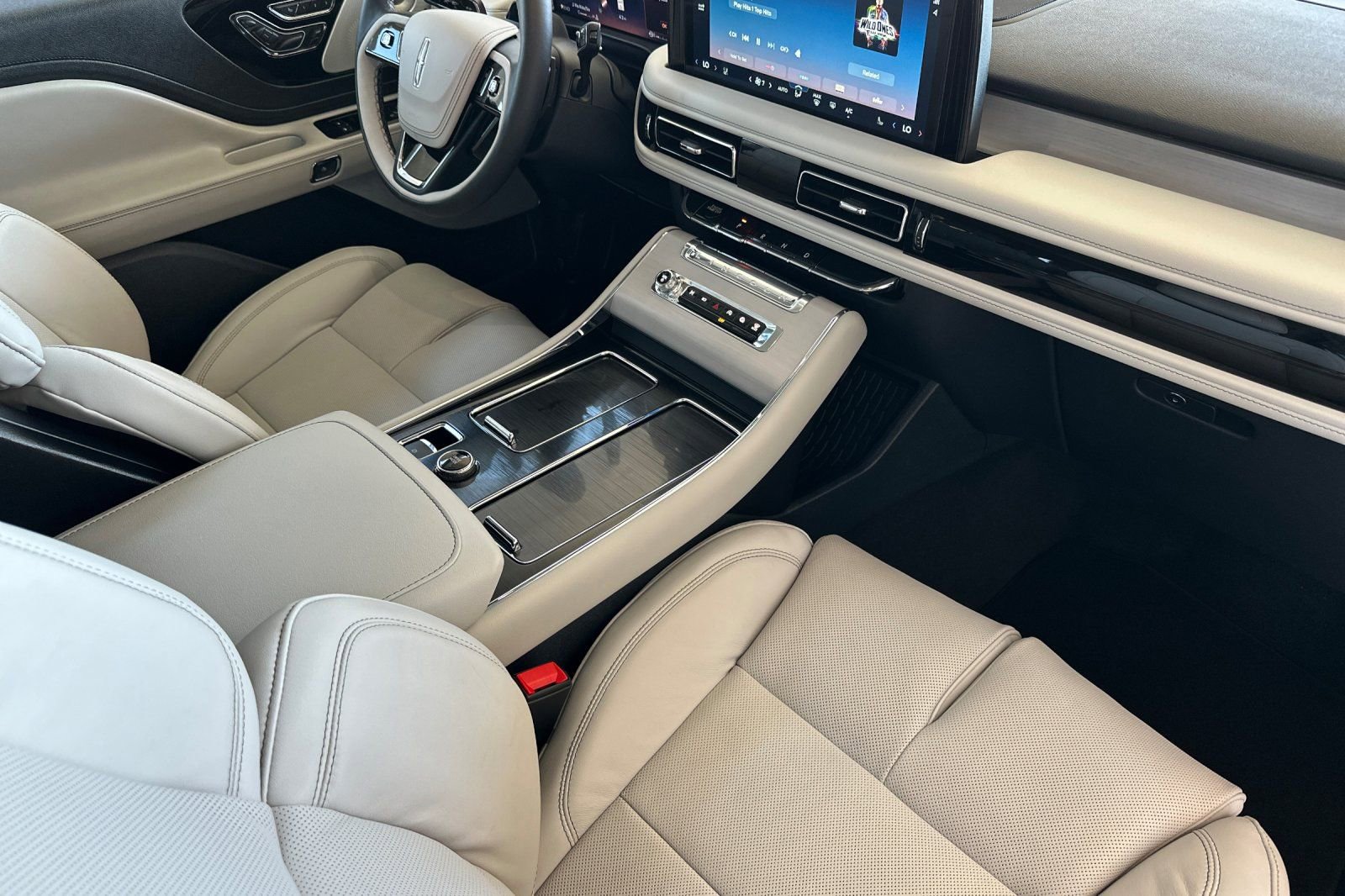 New 2025 Lincoln Aviator Reserve w/ Equipment Group 201A image 16