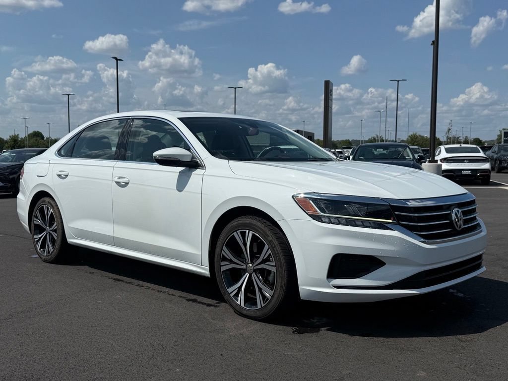 Used 2022 Volkswagen Passat 2.0T SE FWD image 3
