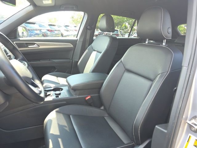 Used 2020 Volkswagen Atlas Cross Sport SE w/ Towing Package AWD/4WD image 5