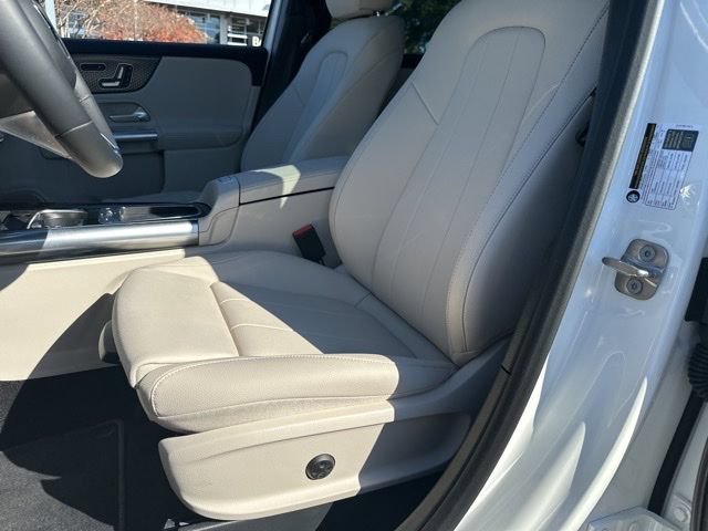 Used 2025 Mercedes-Benz GLA 250 4MATIC image 18