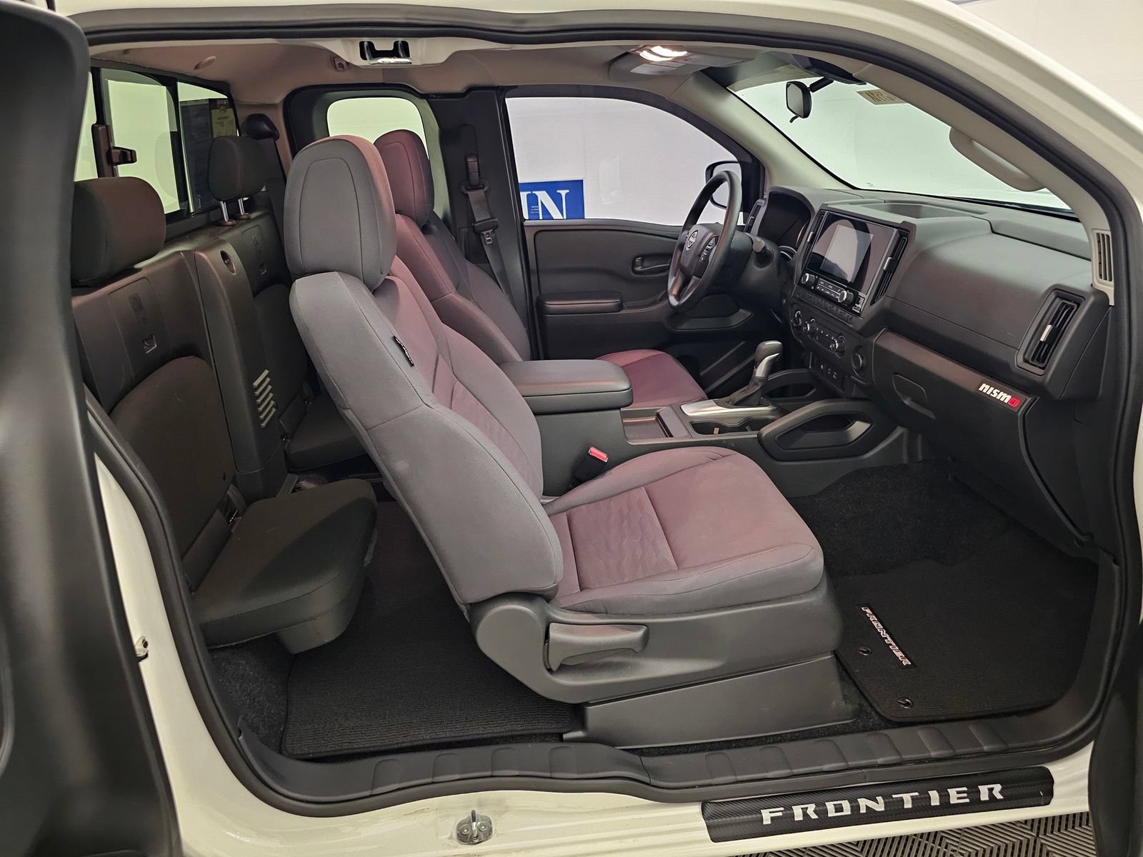 Used 2025 Nissan Frontier S AWD/4WD image 16