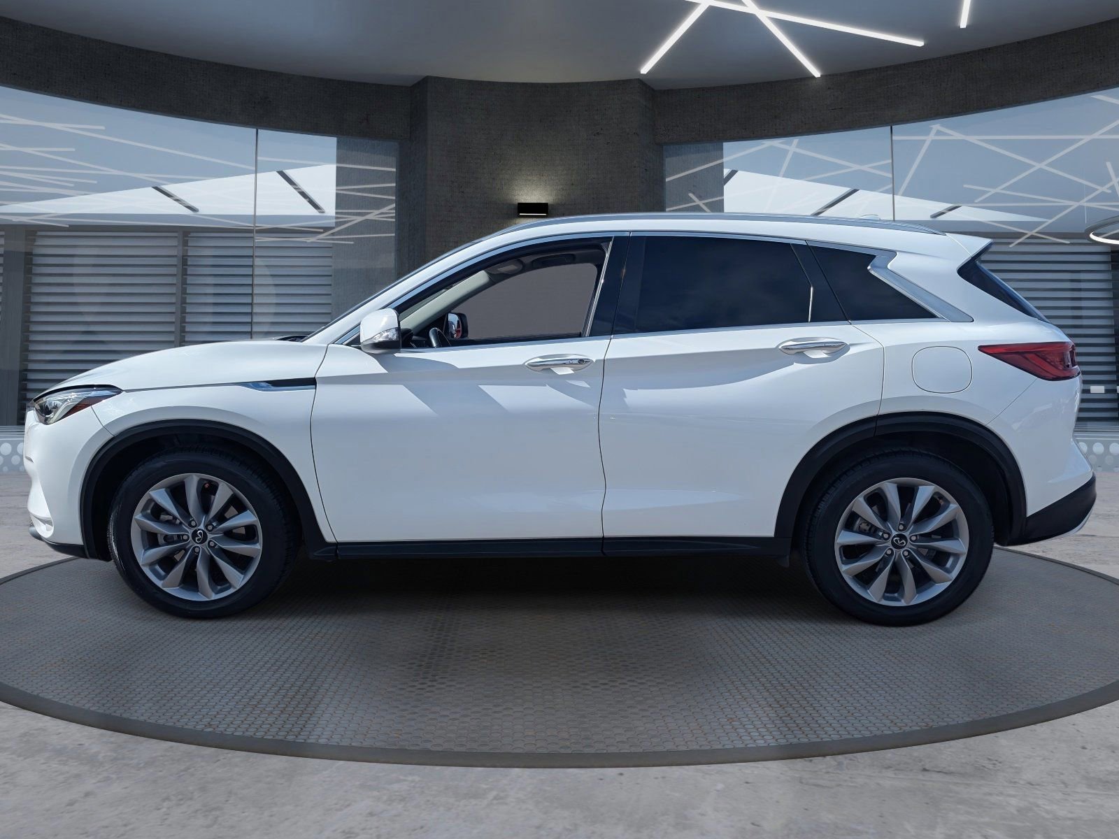 Used 2021 INFINITI QX50 Luxe image 3